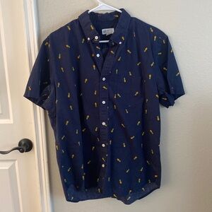 GAP Mens Size Large - Navy Blue short sleeve button down shirt with pineapples